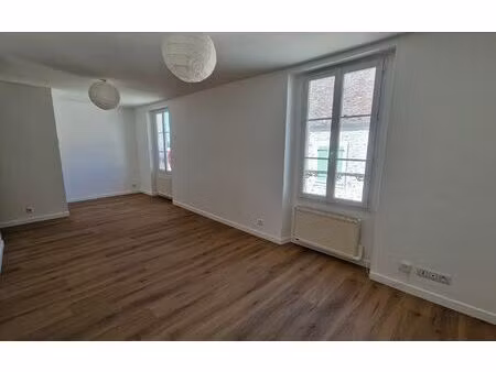 location appartement  m² t-3 à rozay-en-brie  895 €