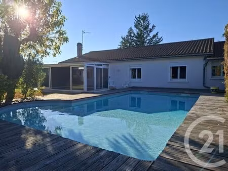 maison à vendre - 6 pièces - 141 m2 - st yrieix sur charente - 16 - poitou-charentes