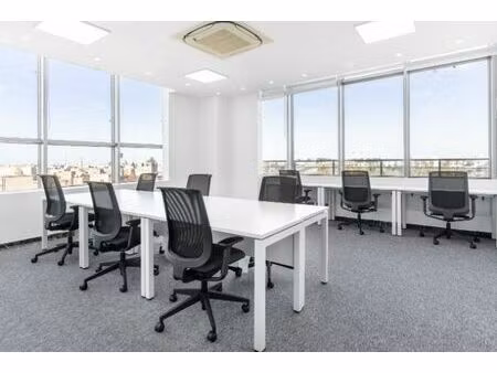 espace de bureau ouvert pour 10 personnes à regus temse