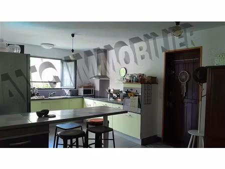 location villa 5 pièces 115 m² à l'etang sale les bains (97427)  2 400 €