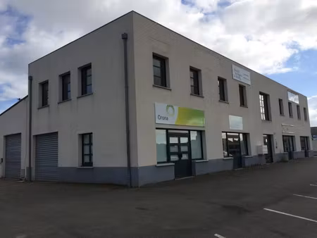 location locaux professionnels 51 m² à saint-vivien (17220)  480 €