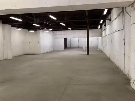 entrepôt de 1058m²