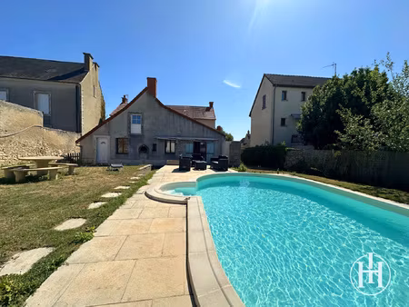 à vendre : grande maison de village avec piscine -