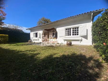 maison de 72 m² sur un terrain arboré de 1200 m²