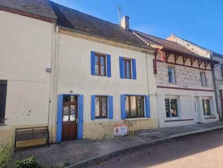 maison de bourg. garage et terrain non attenant