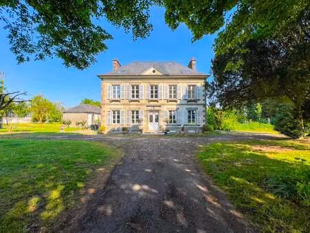 vente maison à domfront-en-poiraie (61700) : à vendre / 630m² domfront-en-poiraie