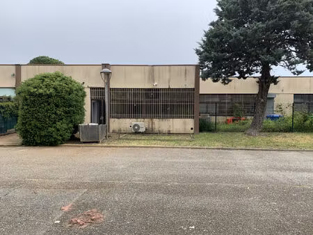 location commerce 120 m² à avignon (84000)