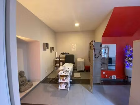 location local commercial 35m² st maximin la ste baume 83470