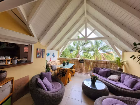 bel appartement t3 dans résidence recherchée