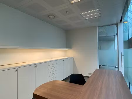 handelspand (215m²) in hartje aarsele