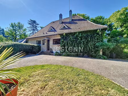 maison lamorlaye 7 pièce(s) 226 m2  parc 4000 m² avec piscine chauffée