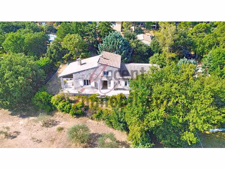 maison à vendre sur les hauteurs de bédoin avec une magnifique vue sur le mont ventoux