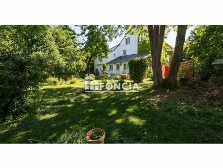 très belle bâtisse au coeur des alpes mancelles !