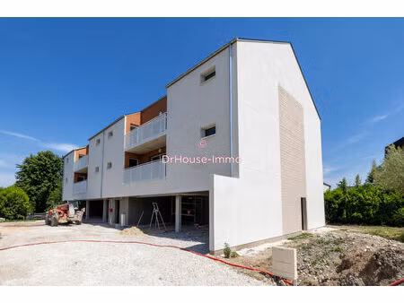 charmant appartement 3 pièces à orléans avec garage  balcon et terrasse.