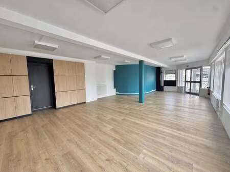 vente bureaux et commerces à donges (44480) : à vendre / 100m² donges
