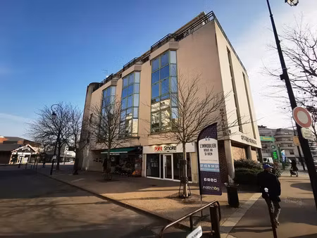 centre ville - espace bureaux 101m2 - rénové - tout confort - climatisation  fibre optique