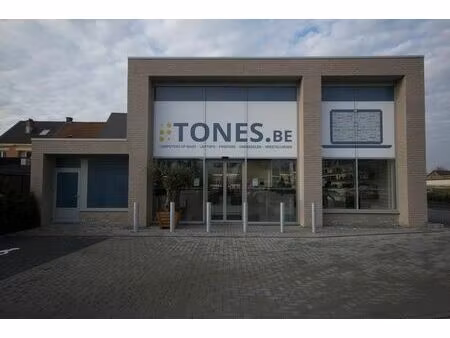 a louer - spacieux immeuble commercial à malines sud