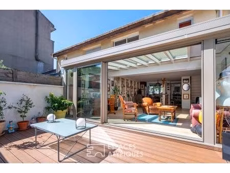 maison avec terrasse et véranda