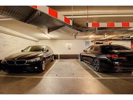 parking quartier louise