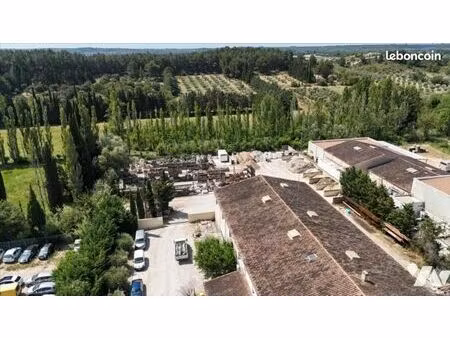 local d'activités 1146 m² maussane les alpilles