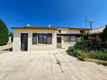 mazeray  maison 2 chambres à rafraîchir