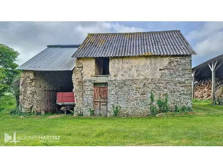 bâtisse en pierre à rénover située à saint senoux 4 pièces