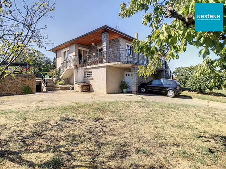 maison familiale 111m² - 4 chambres - piscine - terrain 2 584 m² - 42600