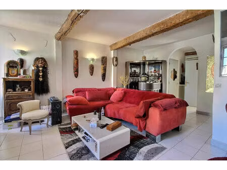 vente maison 6 pièces  180.86m²  la crau