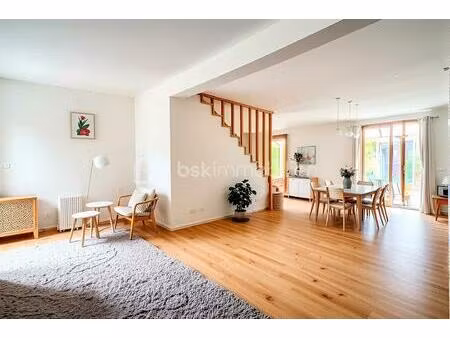 maison de 140 m² à sainte-genevieve-des-bois