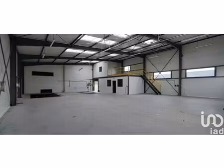 location local d'activités 400 m²