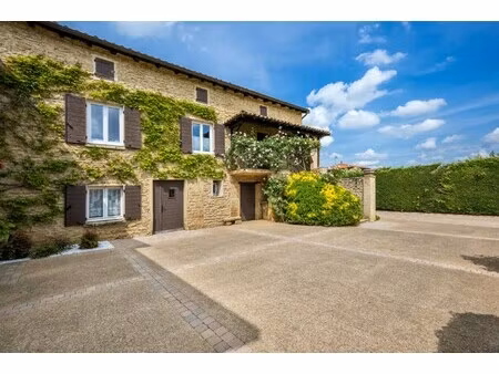 maison de luxe à vendre à lacenas