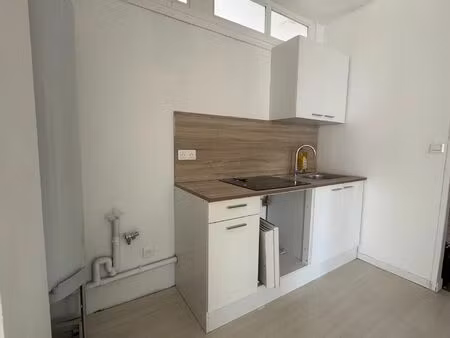 location appartement 4 pièces 77 m2 à neuilly-saint-front