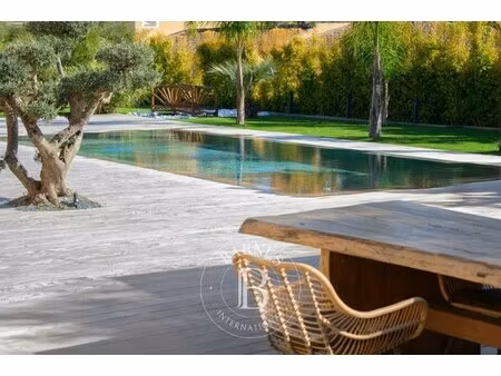 villa de luxe à vendre dans le quartier beaucours-la gorguette-la morvenede