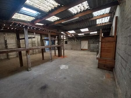 vente entrepôt / local industriel  222.00m²  nantes