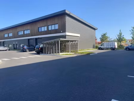 locaux d'activité neufs au pied de l'autoroute a4