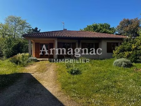 ensemble de deux maisons