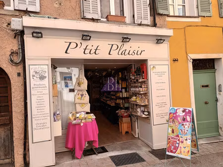 vente local commercial 20m2 bormes-les-mimosas 83230 - 98000 € - surface privée