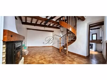 charmante maison t4 de village en pierre avec extérieur  à mirabeau (84120)