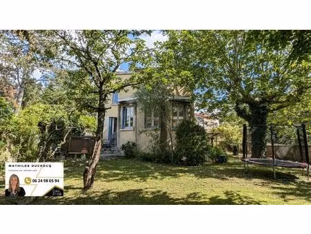 villa avec beau terrain - 5 chambres + studio