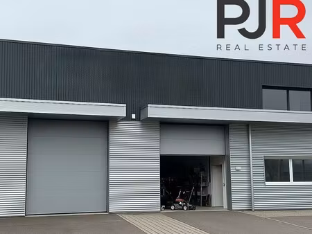 location local commercial