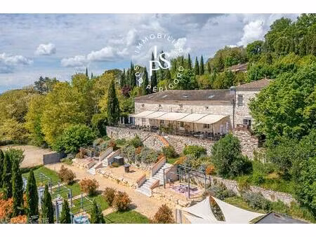 ensemble immobilier sur les hauteurs de penne d'agenais