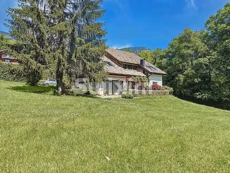 maison individuelle t7 de 252m2 sur terrain de 2'500m2!