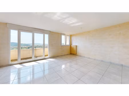 en exclusivité dernier étage place robert schuman