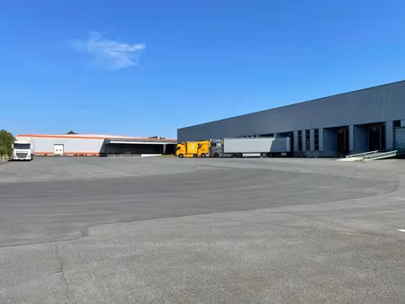 location entrepôt logistique le lardin-saint-lazare 24570