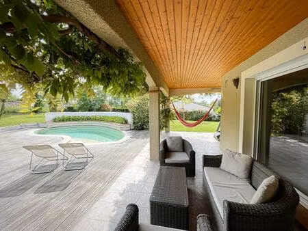 maison familiale 157 m² : cheminée et jardin au rythme des saisons