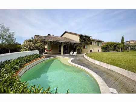 maison lasserre 157 m² t-5 à vendre  399 500 €