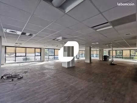 local bureaux 105 m²