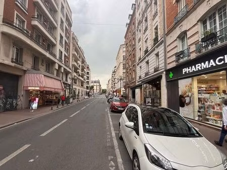 boutique 51 m² montrouge