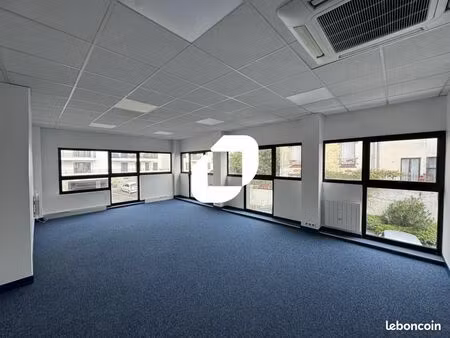 bureaux 94 m²
