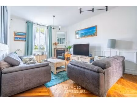 maison familiale contemporaine avec jardin et dépendance